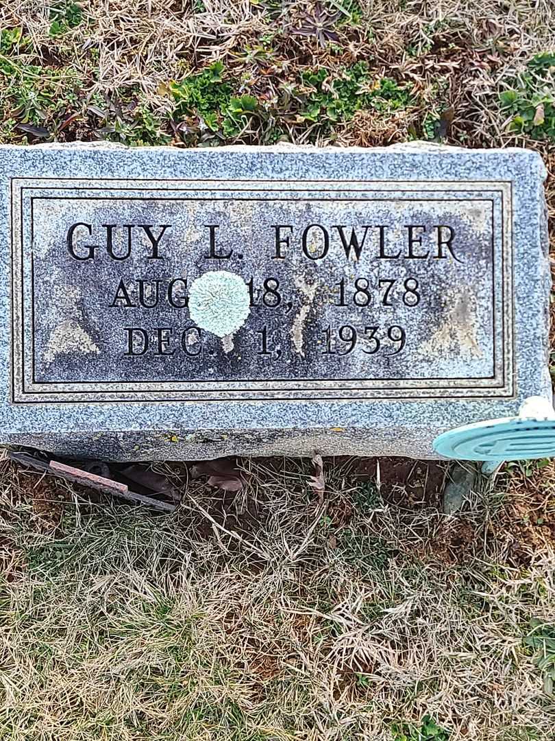Guy L. Fowler's grave. Photo 3