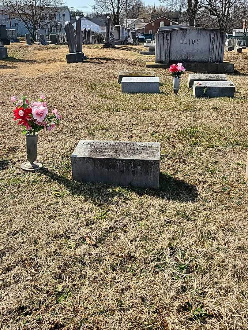 J. Richard Myers Senior's grave. Photo 2