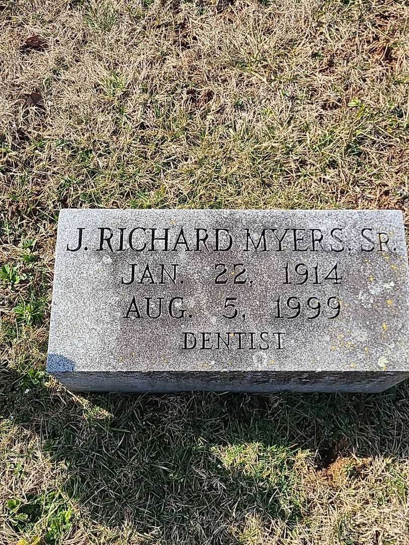 J. Richard Myers Senior's grave. Photo 3