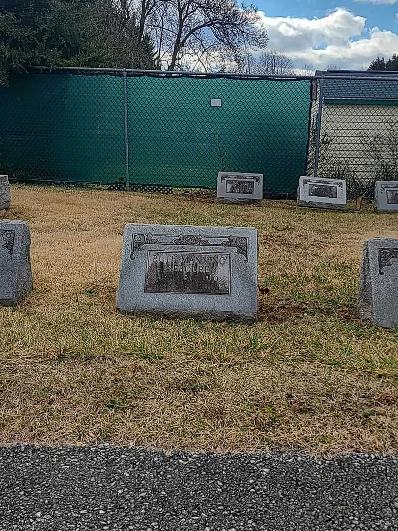 Ruth Manning Seboure's grave. Photo 2
