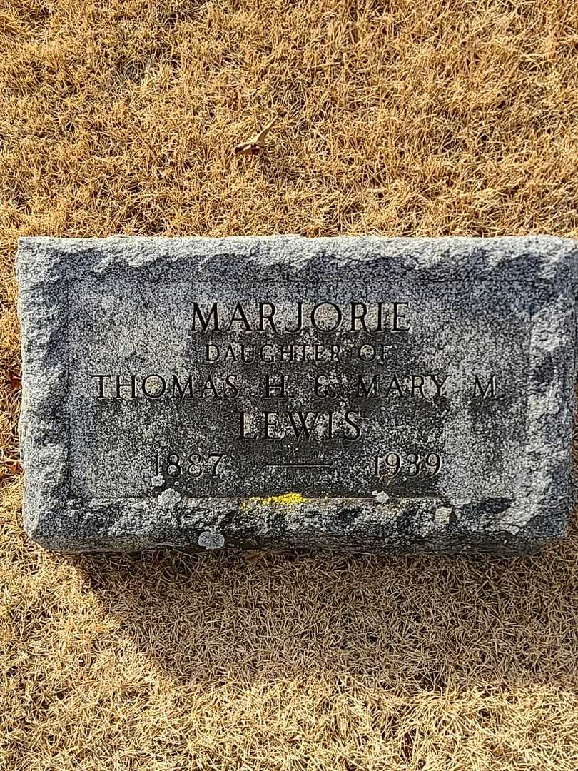 Marjorie Lewis's grave. Photo 3