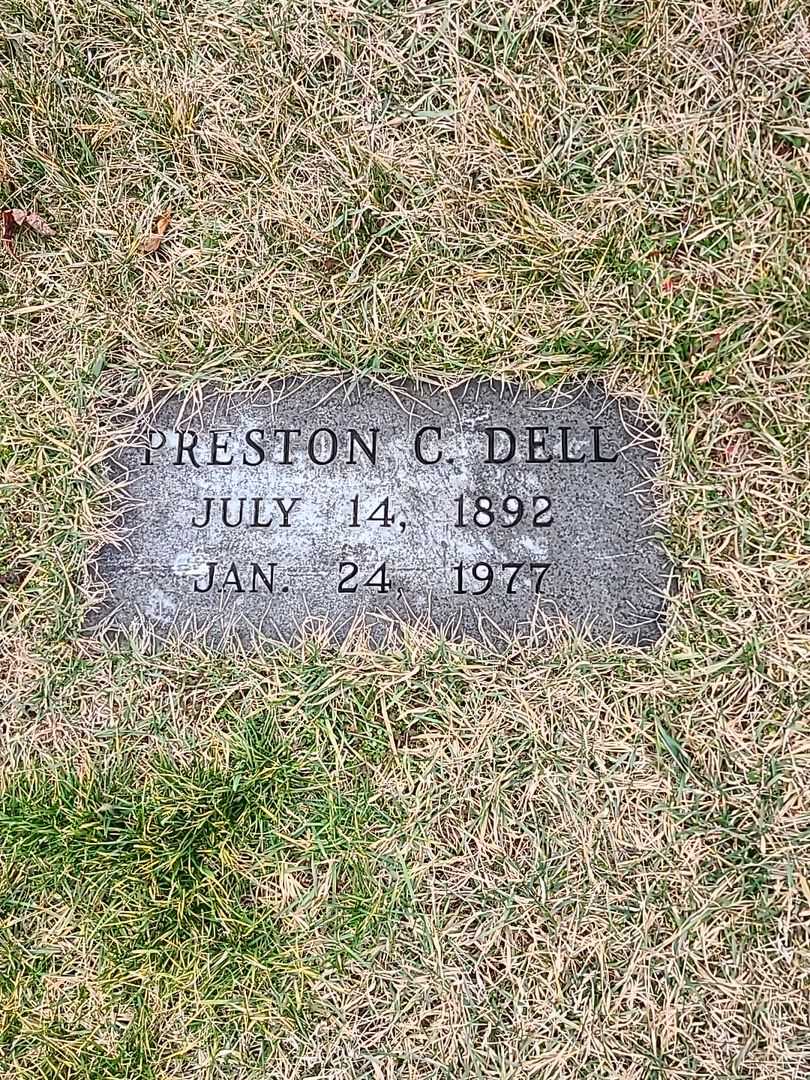 Preston C. Dell's grave. Photo 3