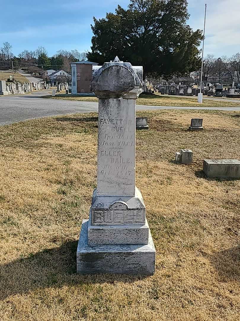 Fayette R. Buell's grave. Photo 1