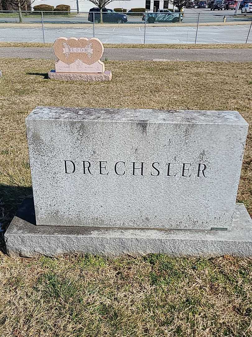 Charles E. Drechsler Junior's grave. Photo 1