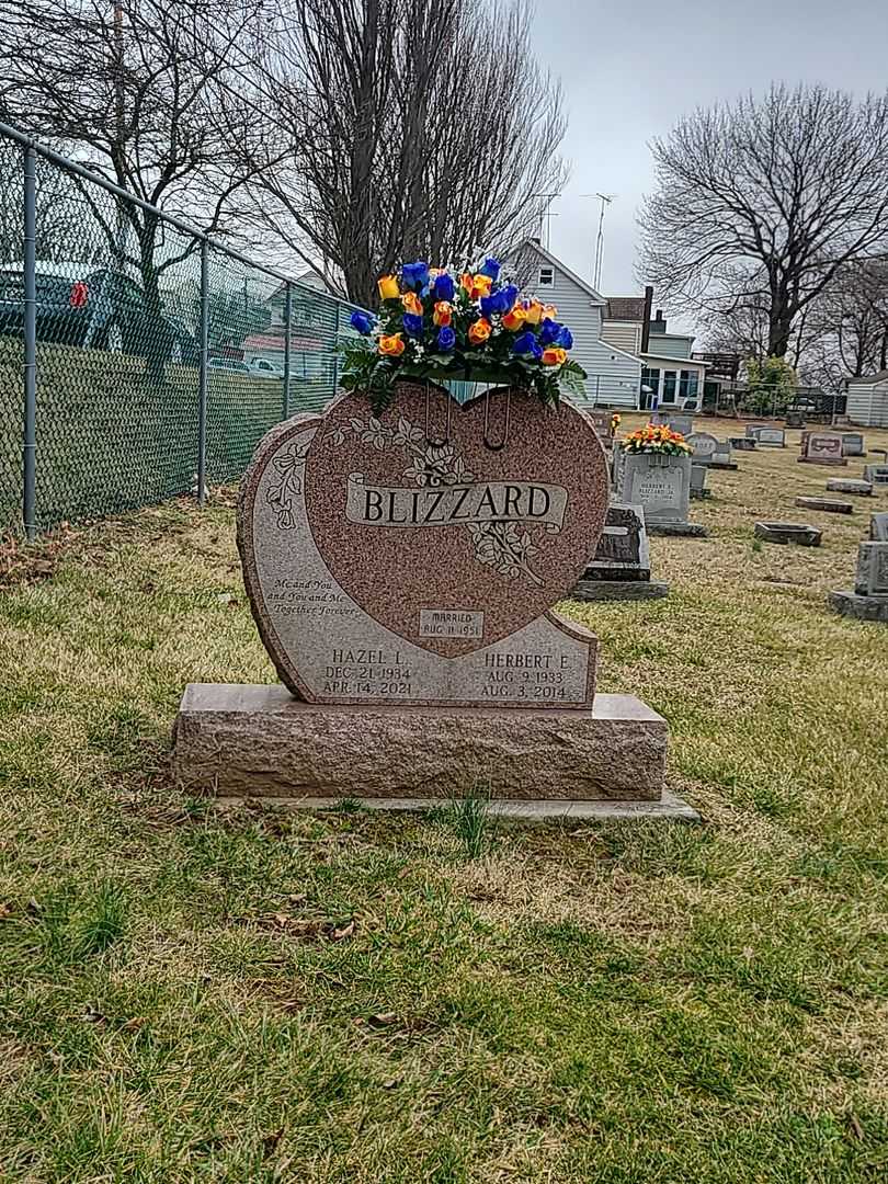 Herbert E. Blizzard's grave. Photo 2