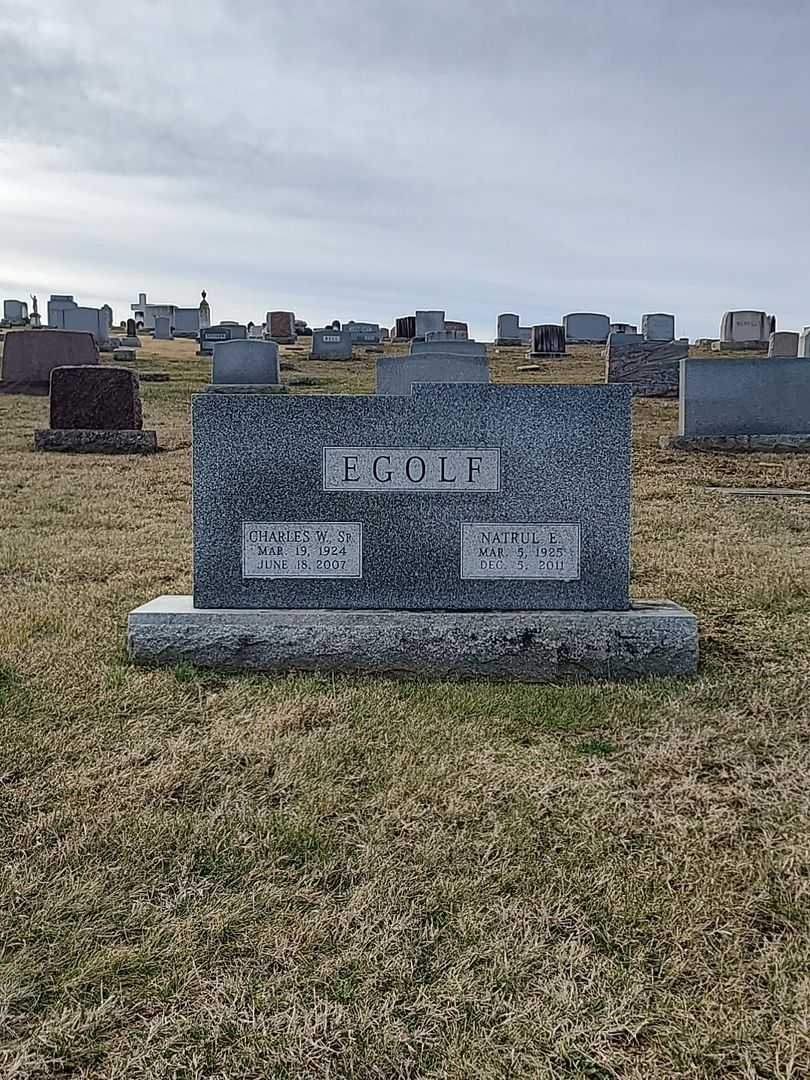 Carl Marvalus Egolf's grave. Photo 1