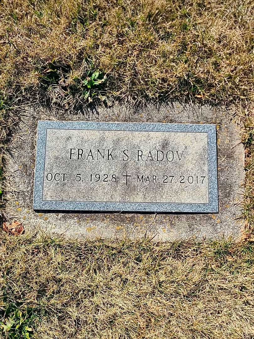 Frank S. Radov's grave. Photo 1