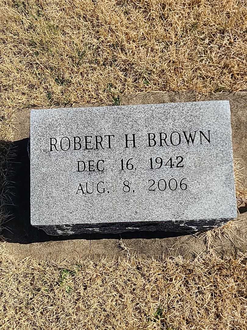 Robert H. Brown's grave. Photo 3