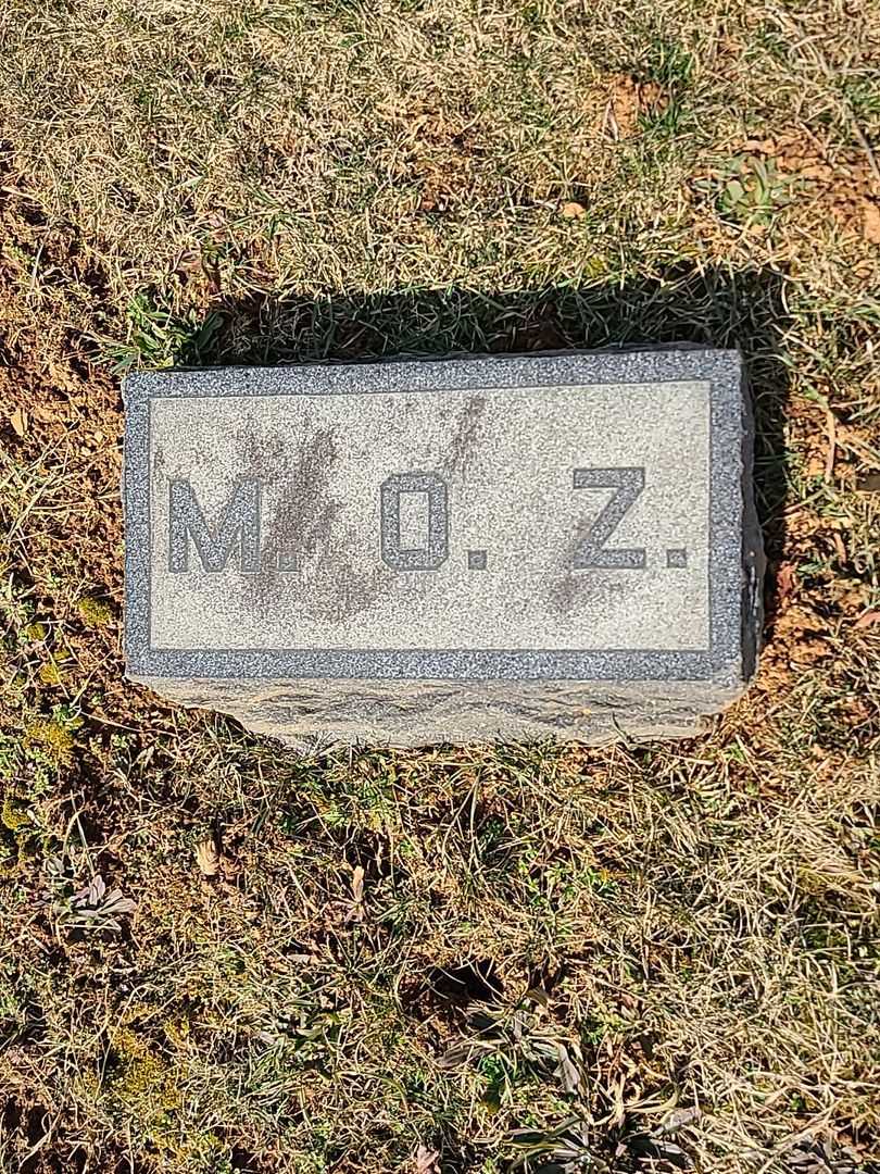 Mary O. Zahn's grave. Photo 4