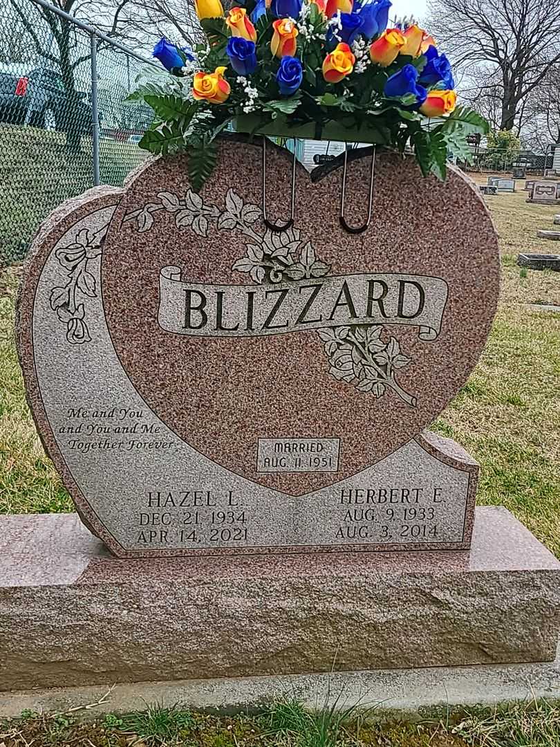 Herbert E. Blizzard's grave. Photo 1