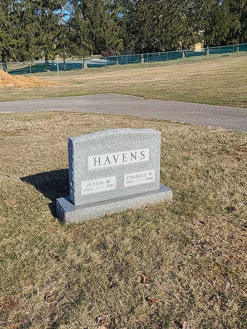 Charles W. Havens's grave. Photo 2