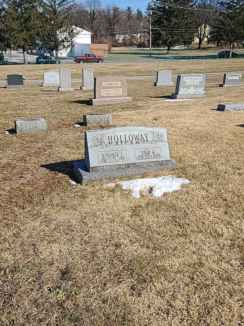 Fred G. Holloway's grave. Photo 2