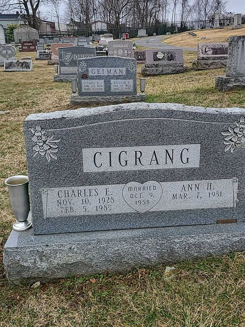 Charles E. Cigrang's grave. Photo 1