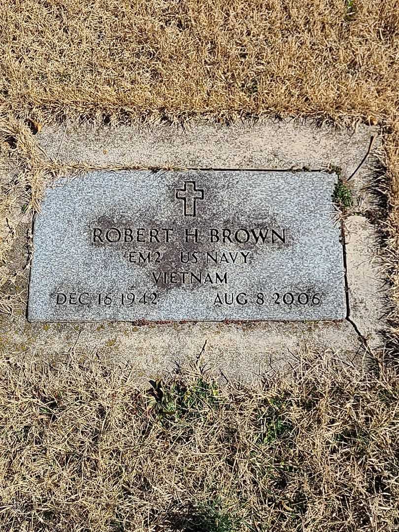 Robert H. Brown's grave. Photo 4