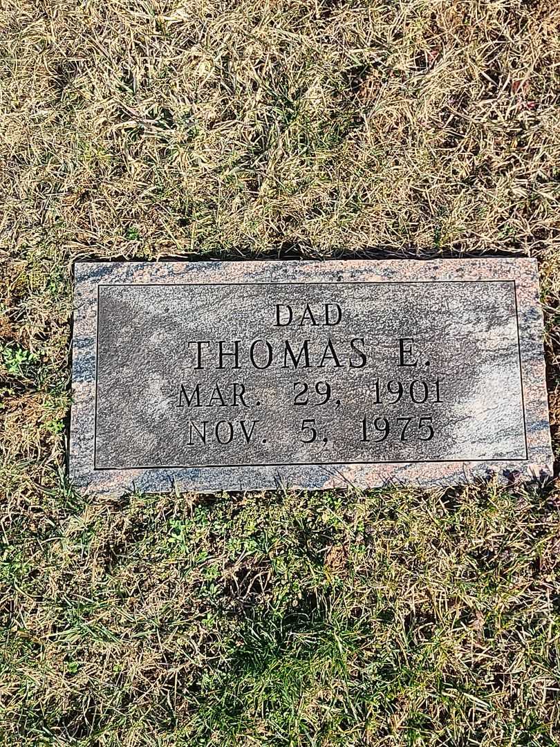 Thomas Edward Hooper's grave. Photo 3
