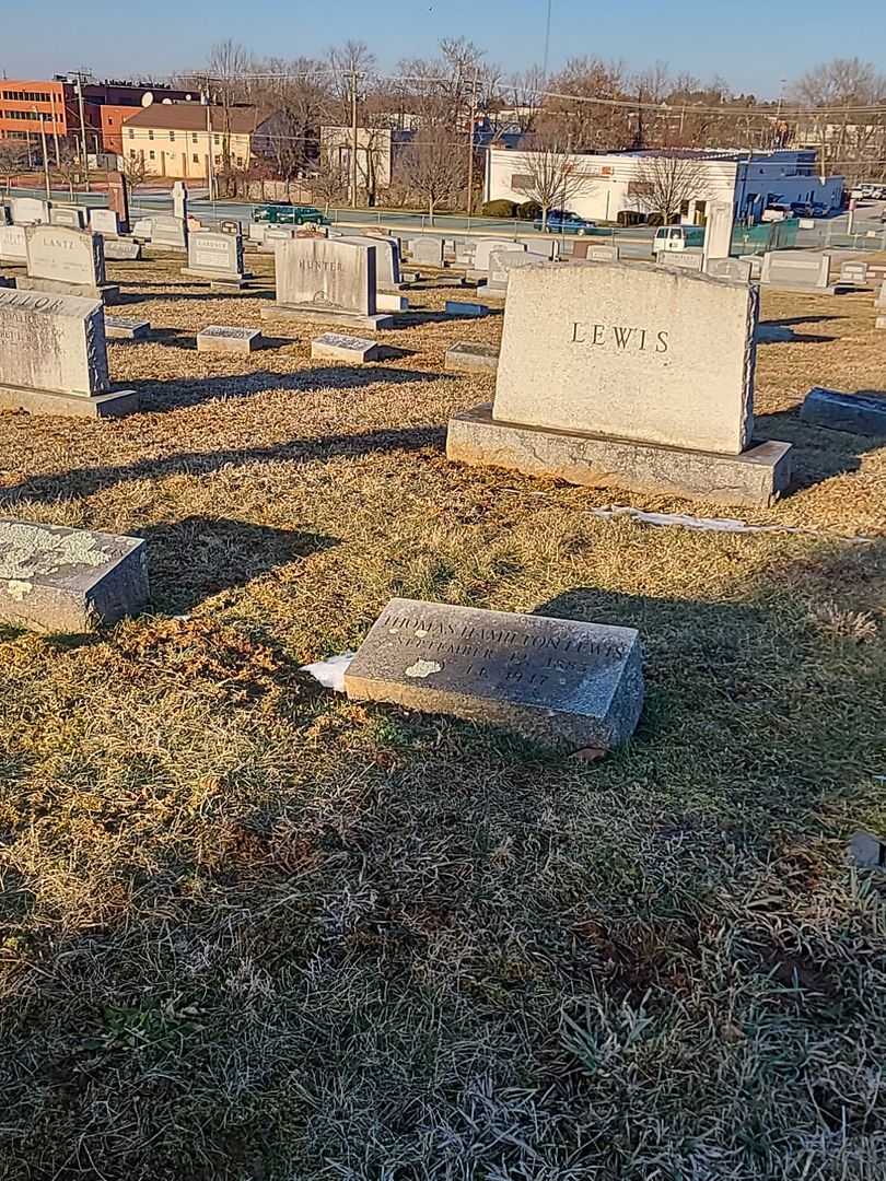 Thomas Hamilton Lewis's grave. Photo 2