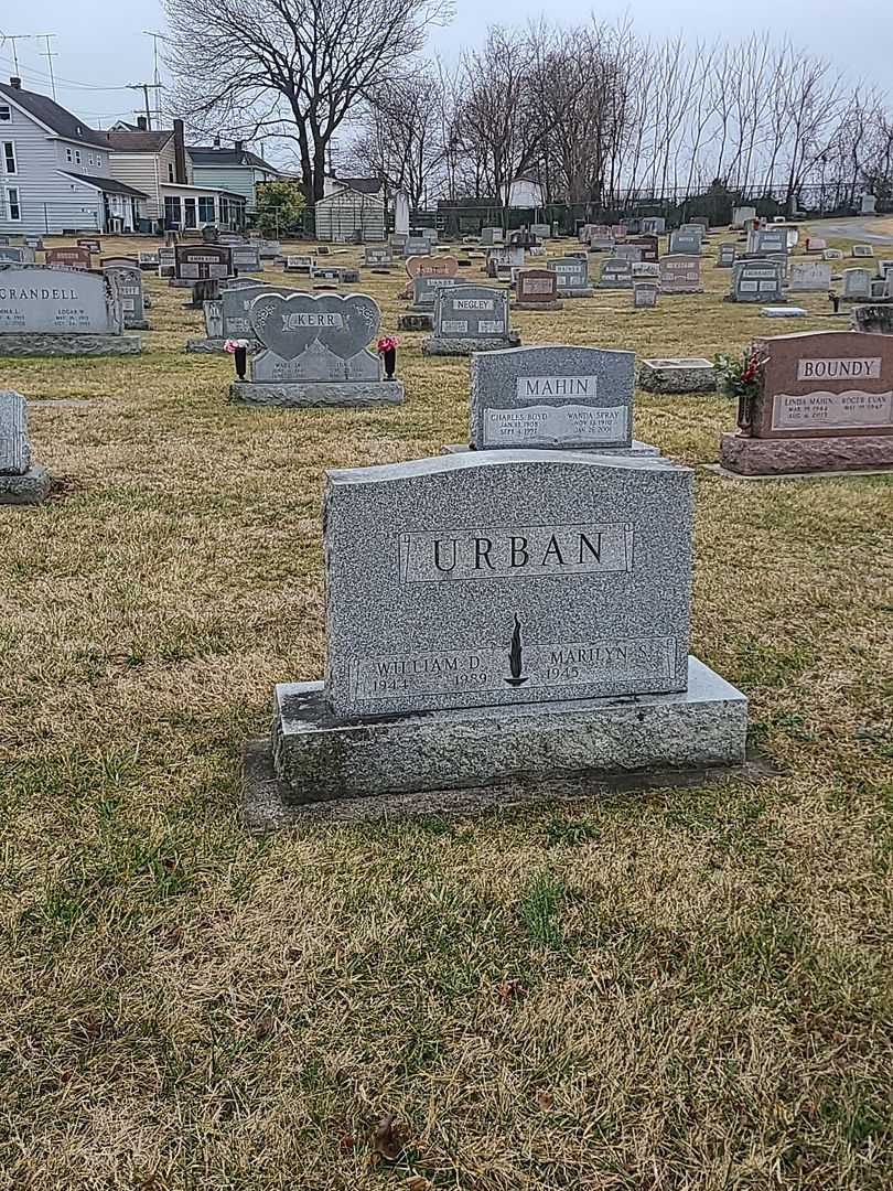 William D. Urban's grave. Photo 2