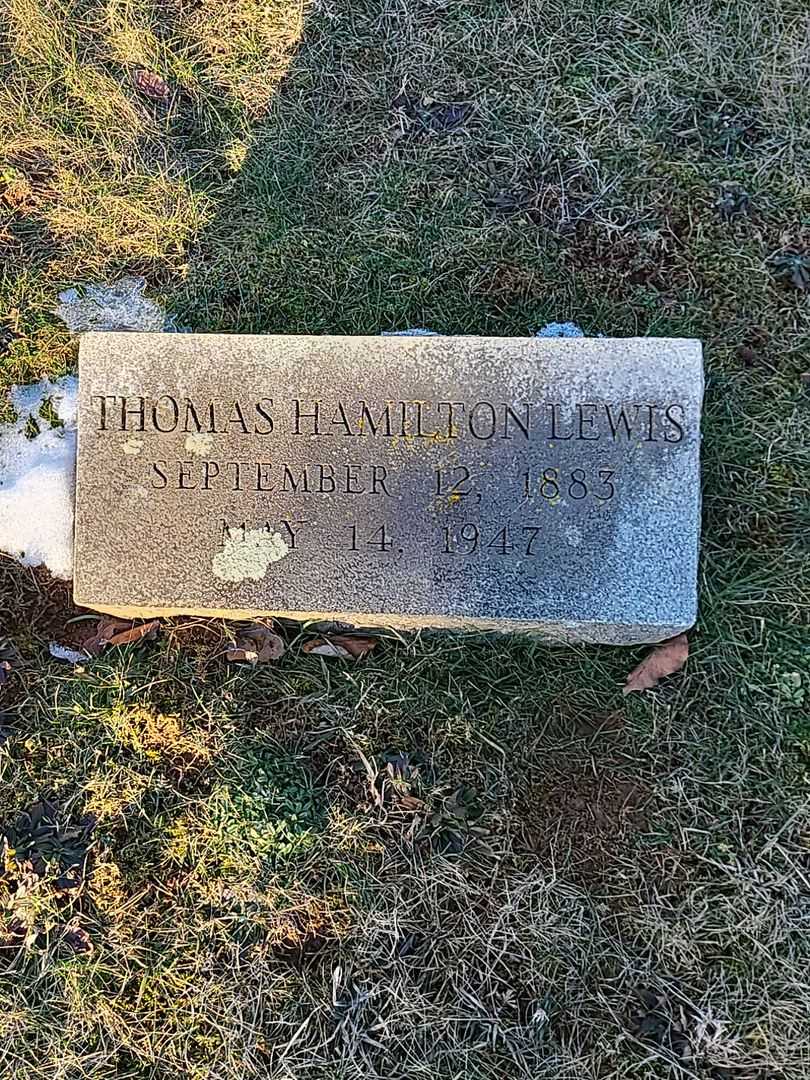 Thomas Hamilton Lewis's grave. Photo 3