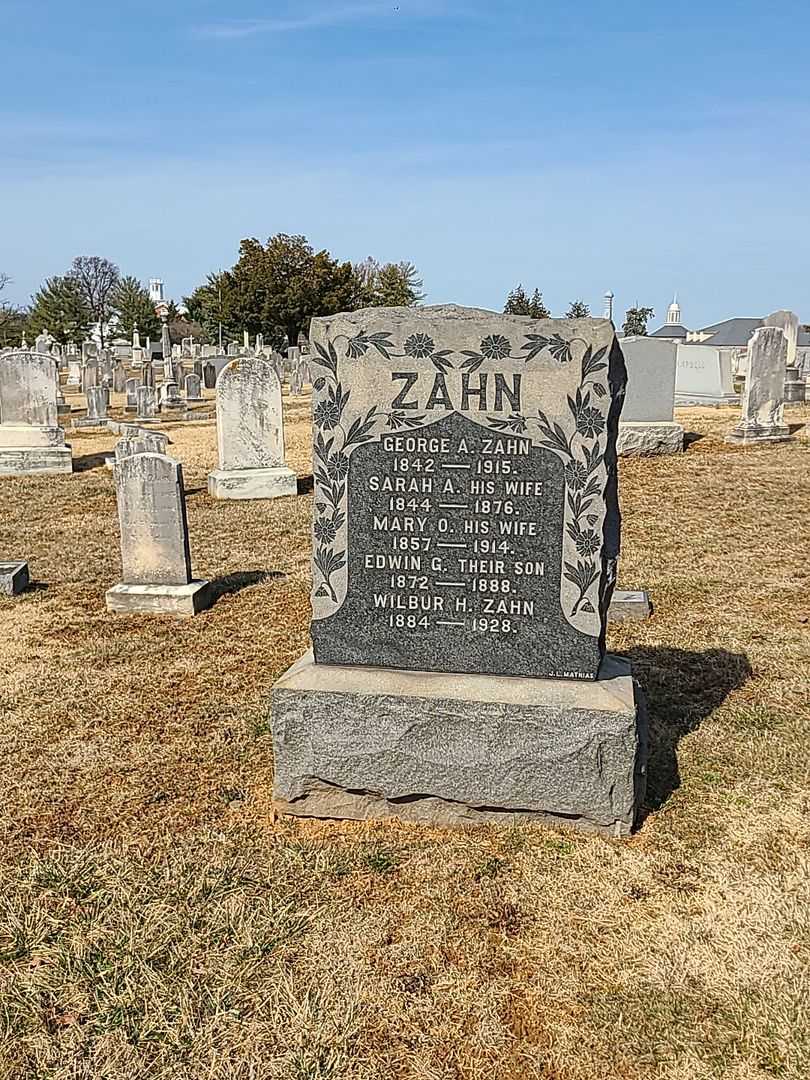 Mary O. Zahn's grave. Photo 2