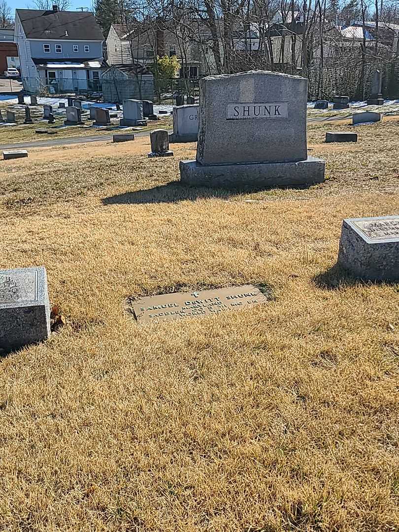 Samuel DeWitt Shunk's grave. Photo 2