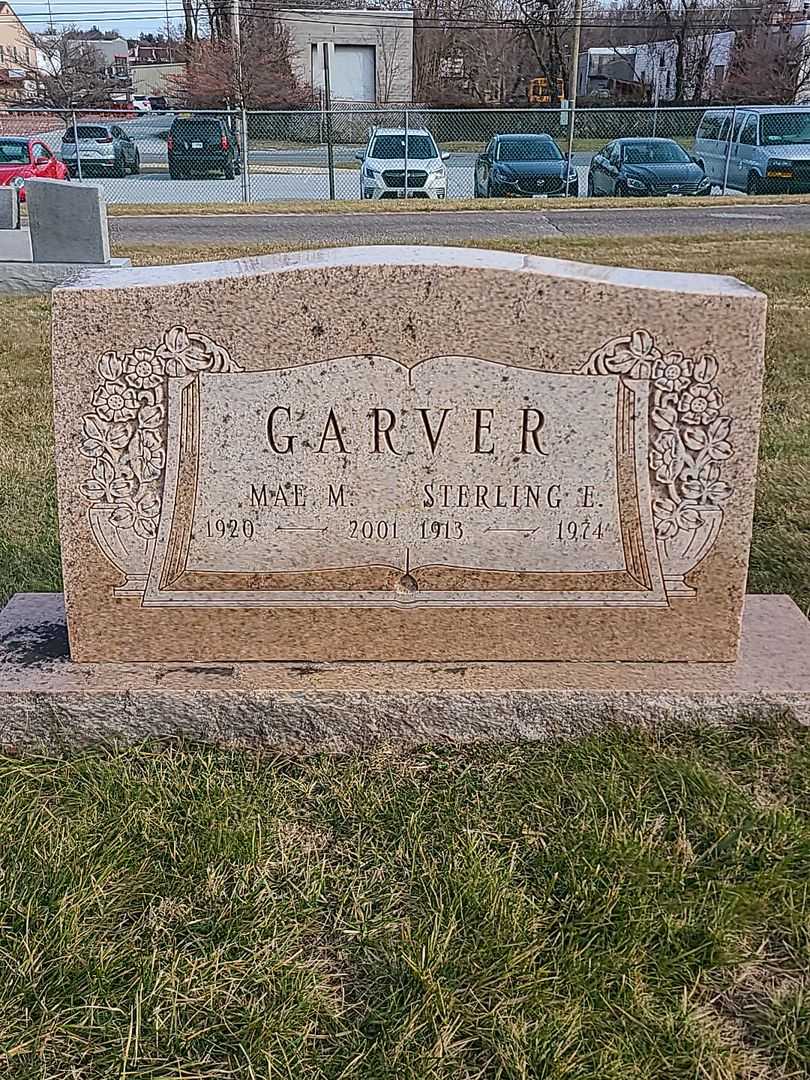 Mae M. Garver's grave. Photo 1