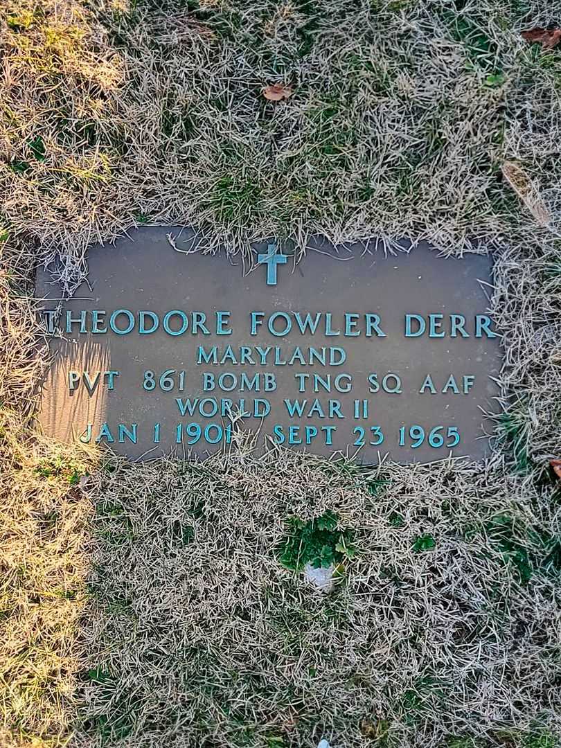 Theodore Fowler Derr's grave. Photo 4