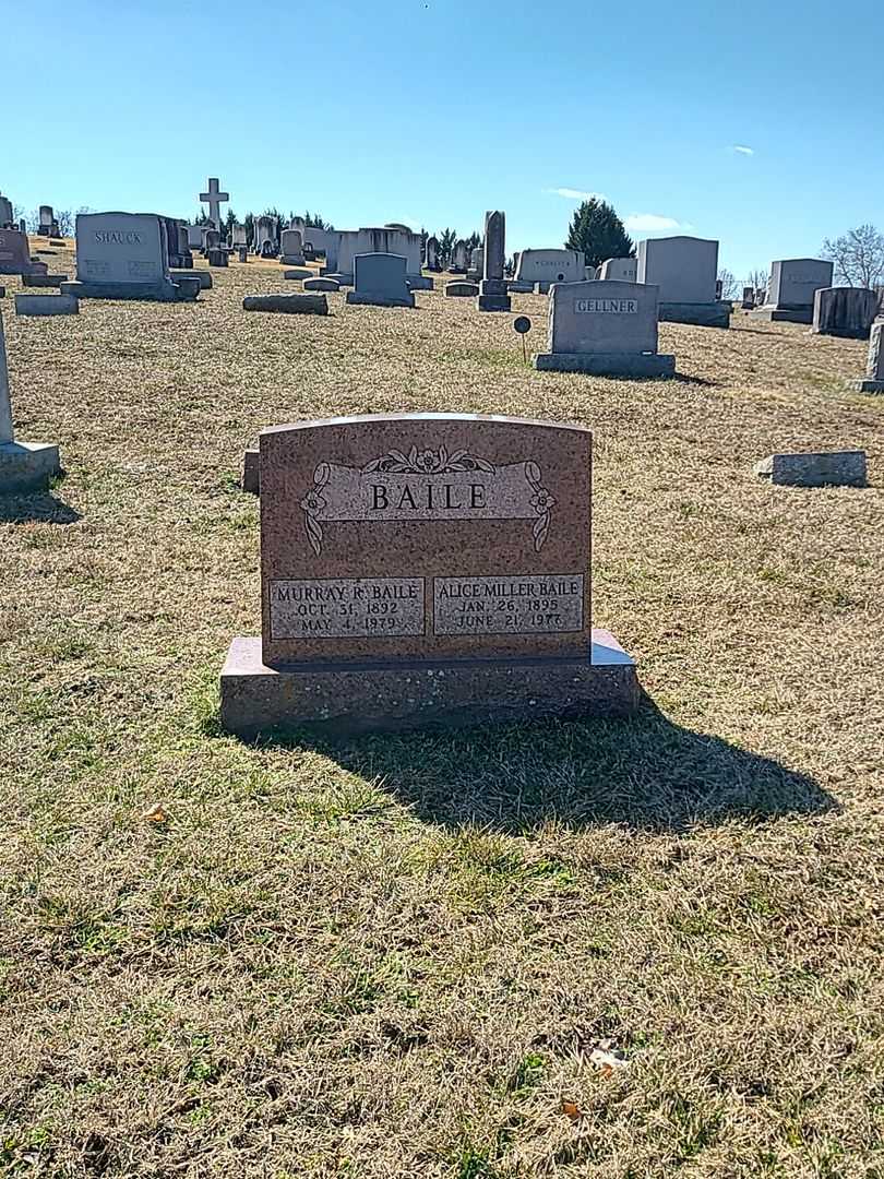 Murray R. Baile's grave. Photo 2