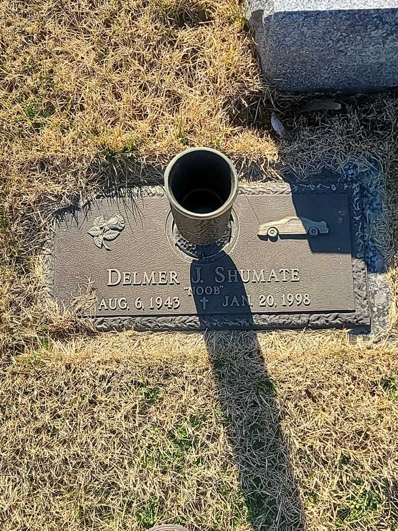 Delmer J. "Noob" Shumate's grave. Photo 3