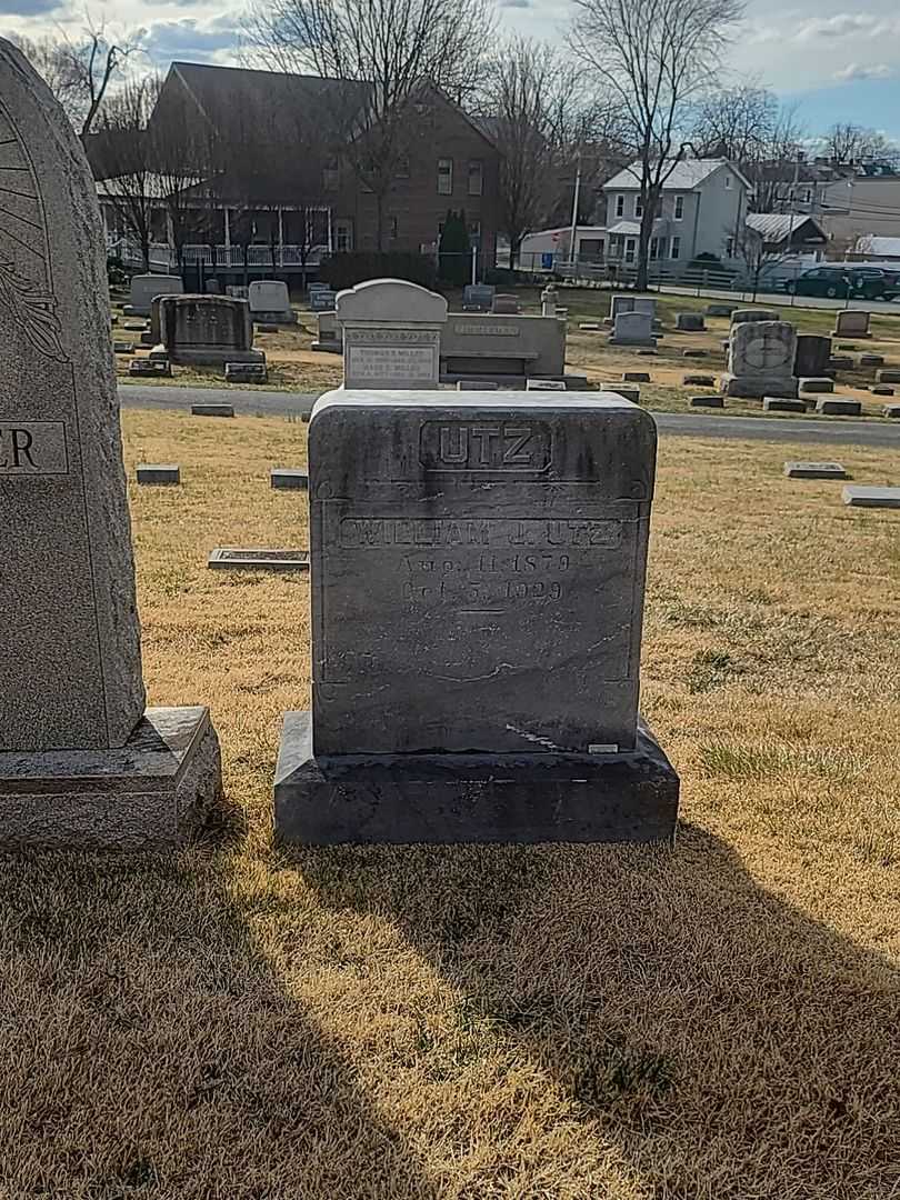 William J. Utz's grave. Photo 2