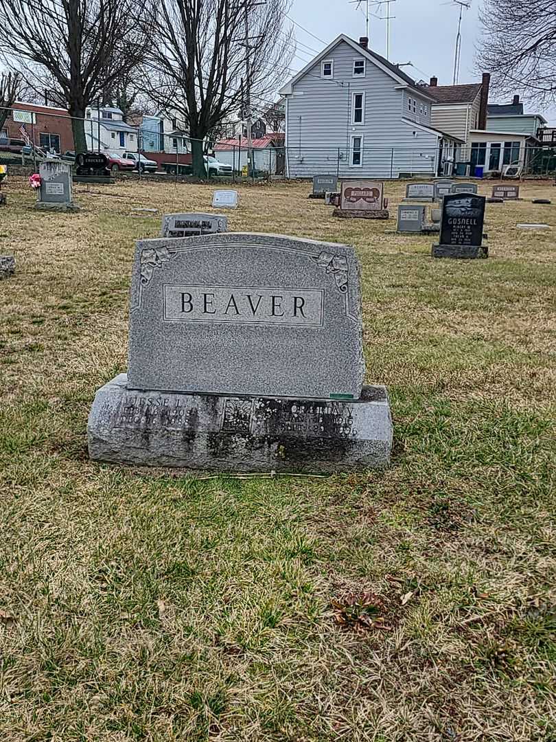Loretta V. Beaver's grave. Photo 2