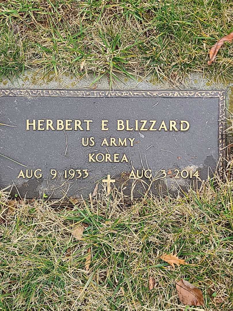 Herbert E. Blizzard's grave. Photo 3