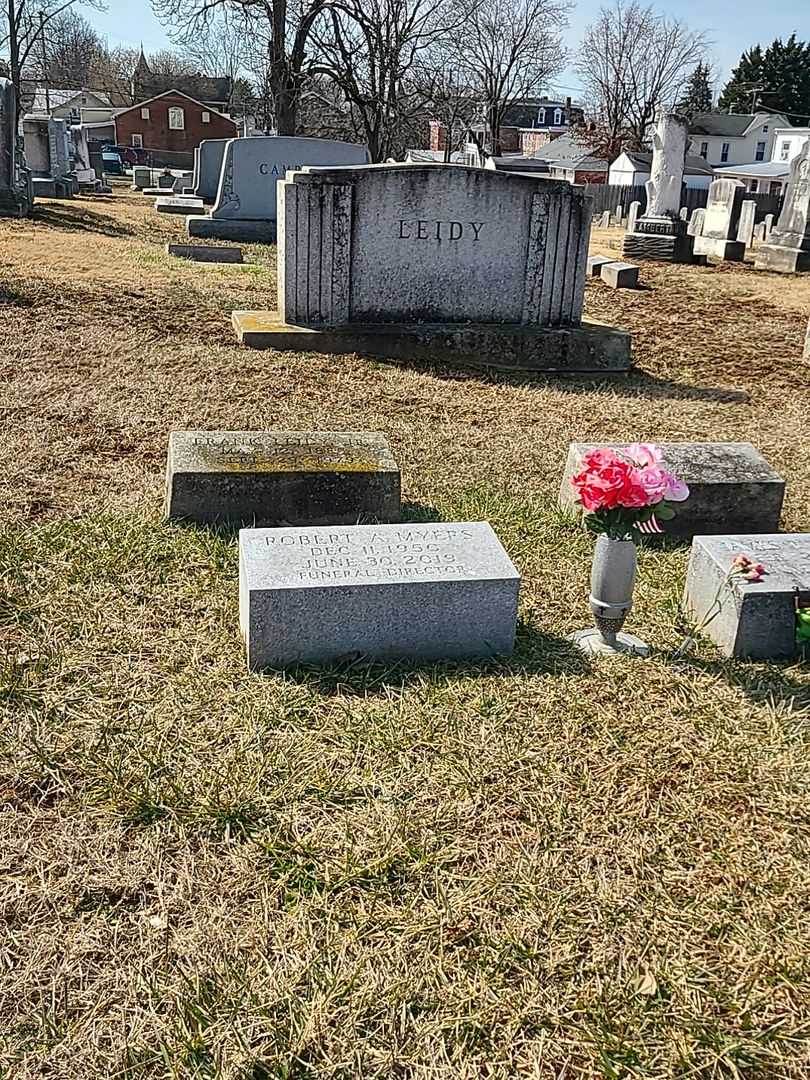 Robert A. Myers's grave. Photo 2