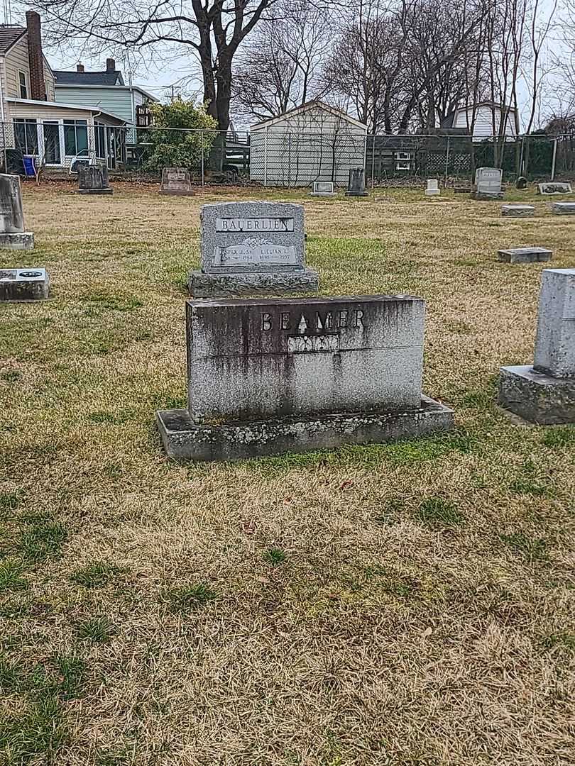 Phillip Lee Beamer's grave. Photo 1