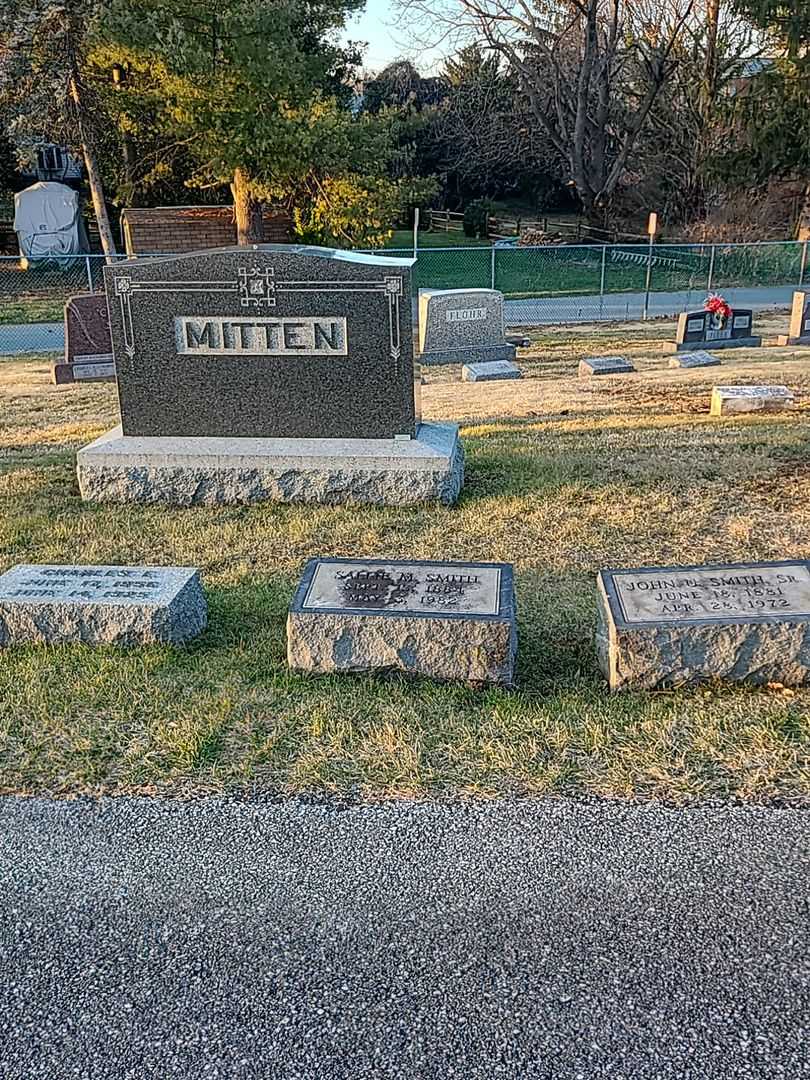 Sallie M. Smith's grave. Photo 2
