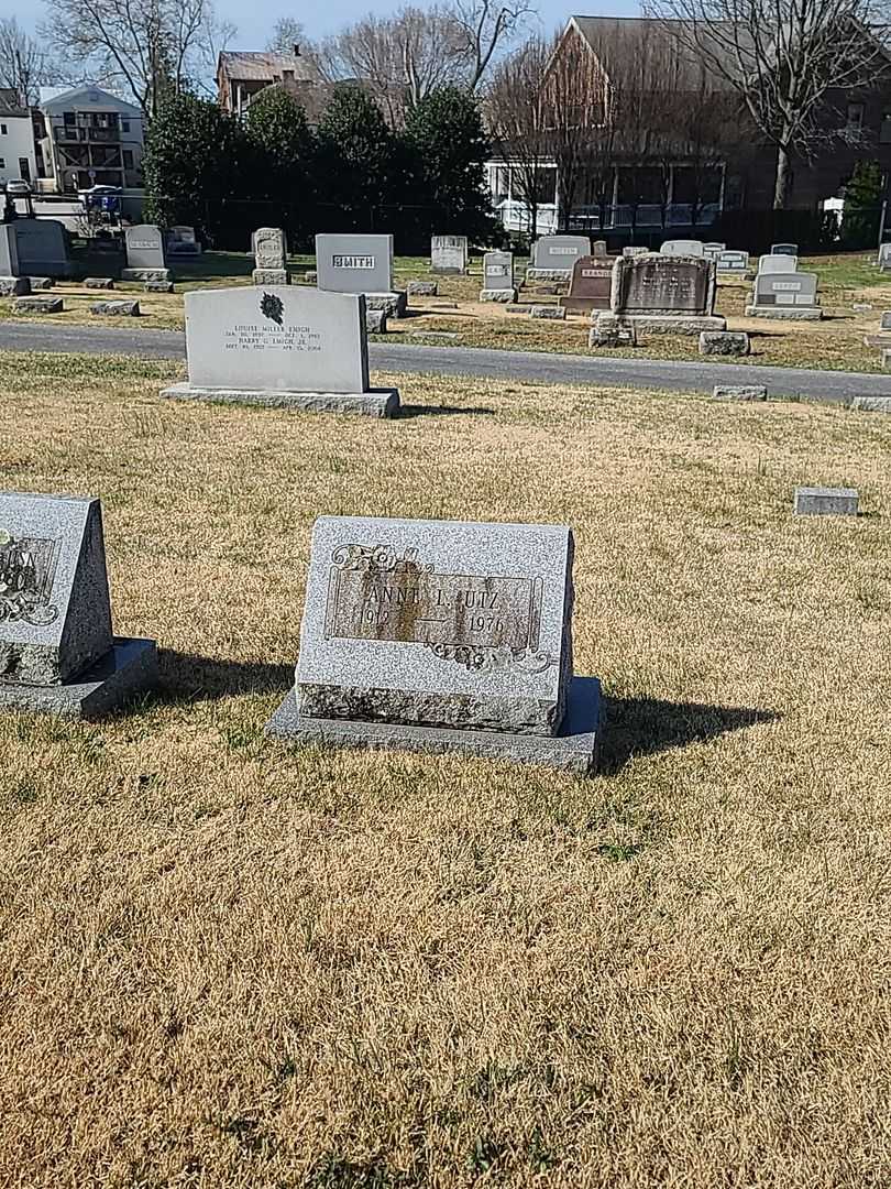 Anne L. Utz's grave. Photo 2