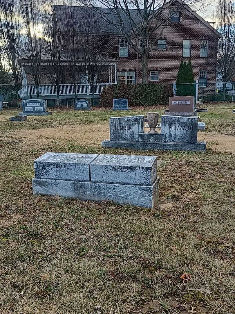 Harry C. Blizzard's grave. Photo 2
