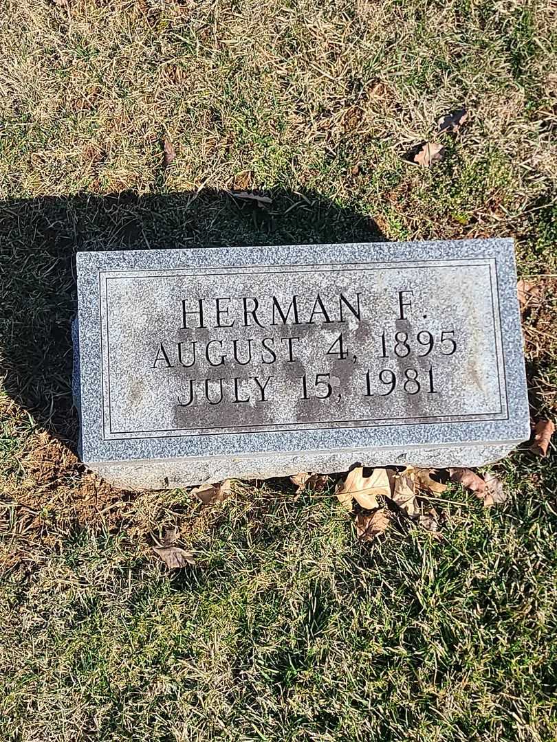 Herman F. Green's grave. Photo 3