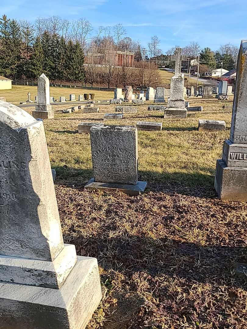 Amanda M. Nutting's grave. Photo 2