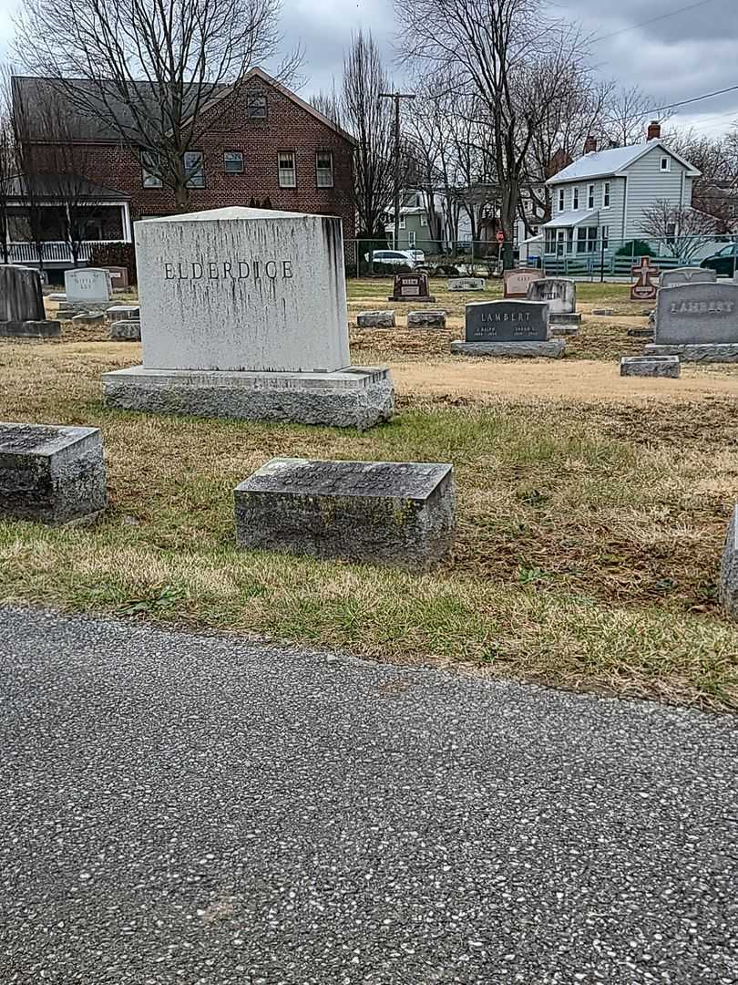 Dorothy Elderdice's grave. Photo 2