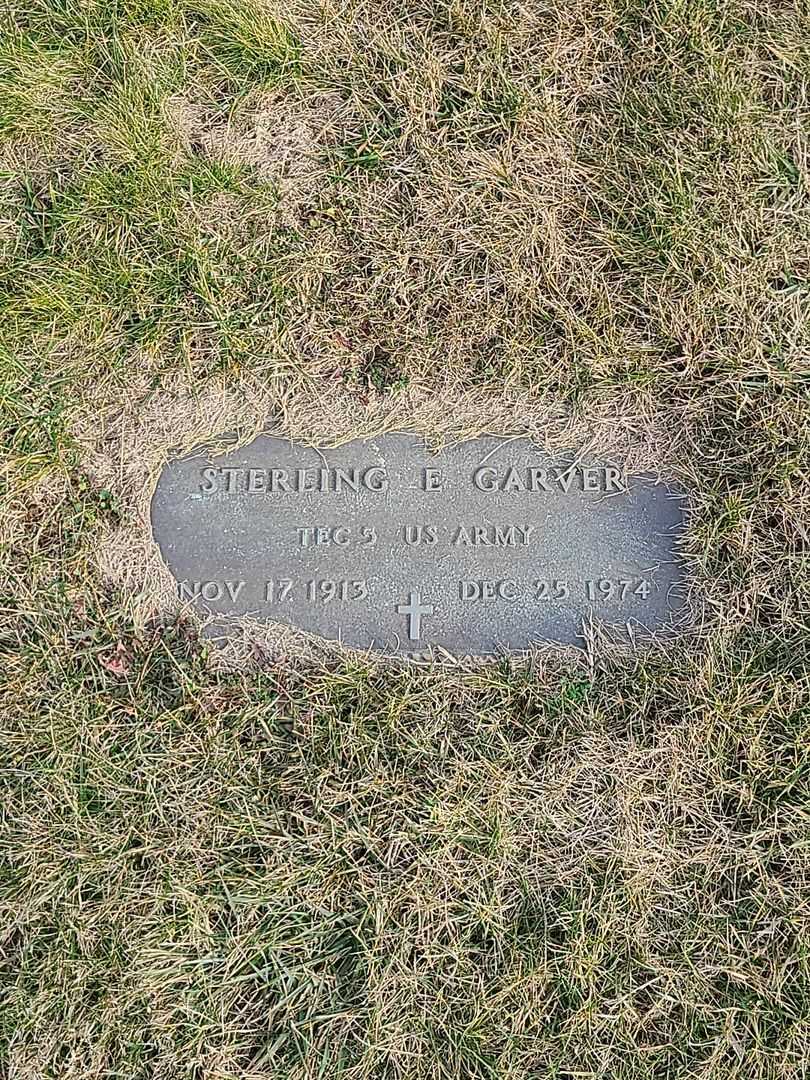 Mae M. Garver's grave. Photo 3