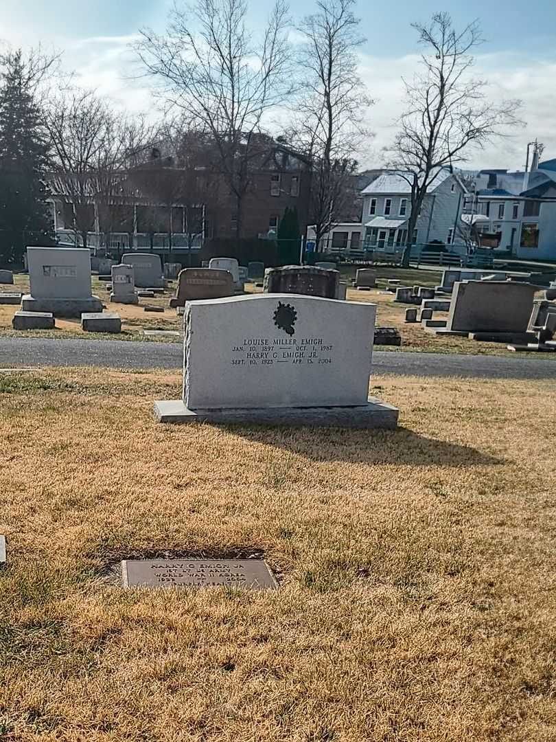 Louise Miller Emigh's grave. Photo 2