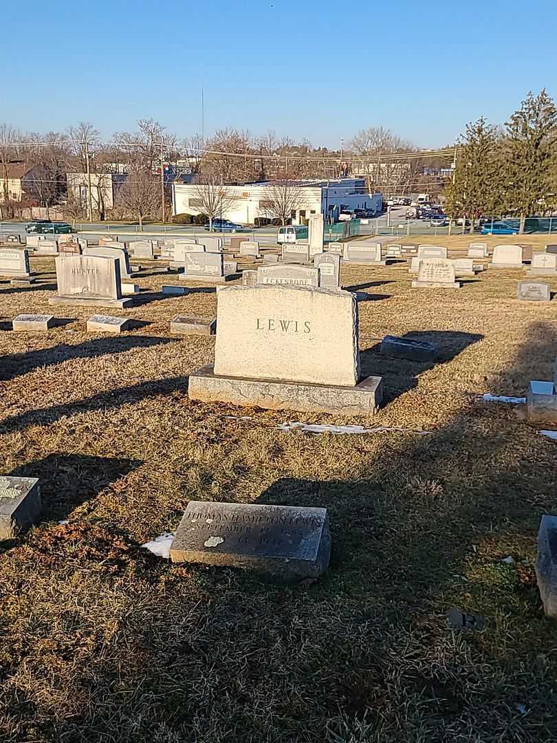 Kate Bacon Lewis's grave. Photo 1