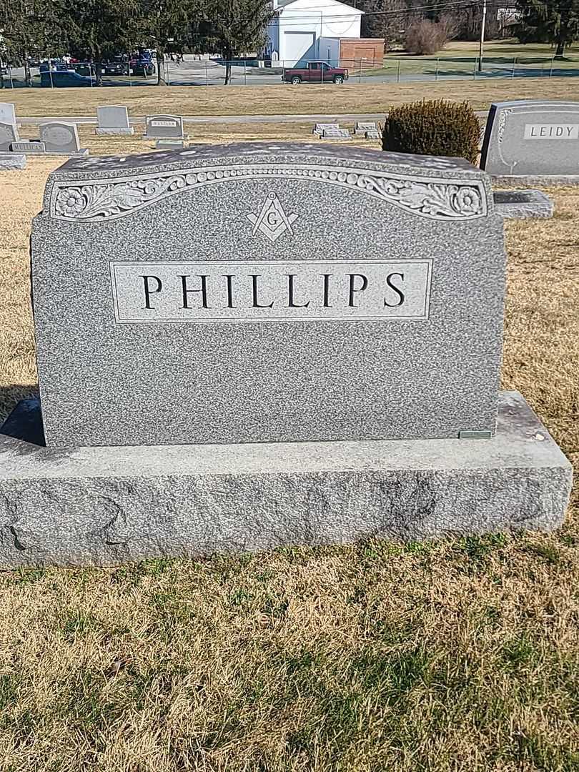 Gary R. Phillips's grave. Photo 1