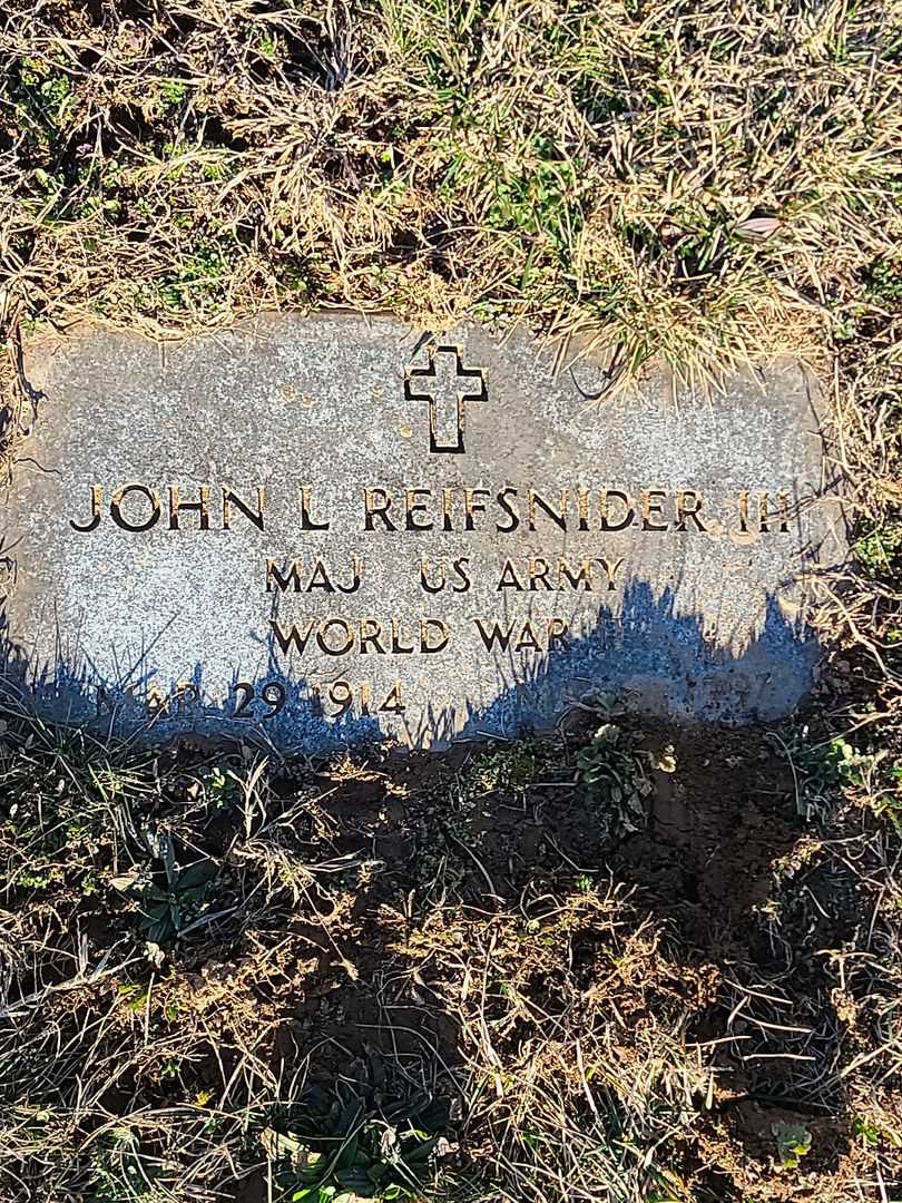John L. Reifsnider Third's grave. Photo 3