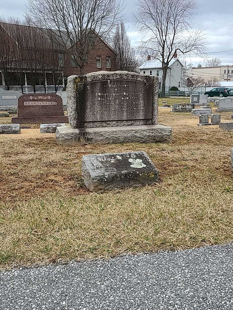 Mary M. Ward Lewis's grave. Photo 2