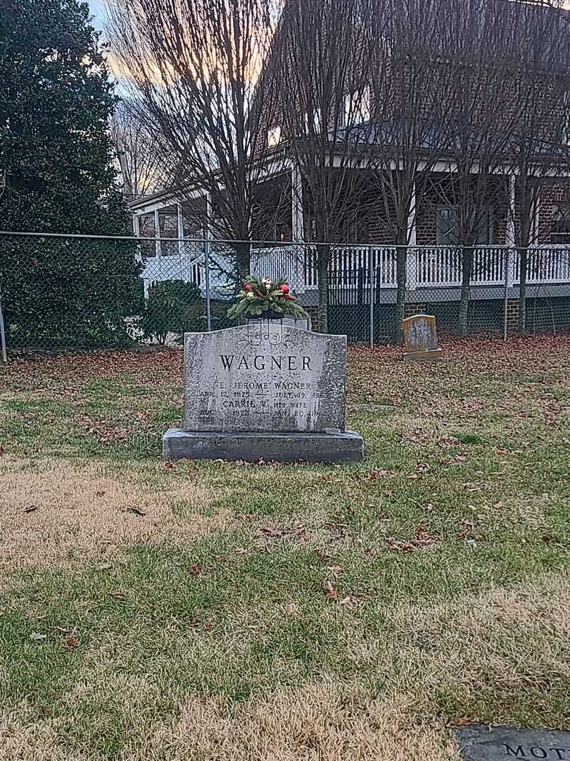 Carrie V. Wagner's grave. Photo 2