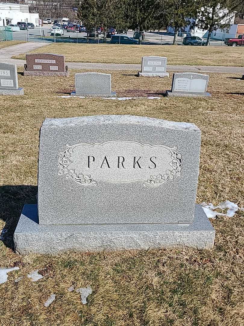 Agatha F. Parks's grave. Photo 1