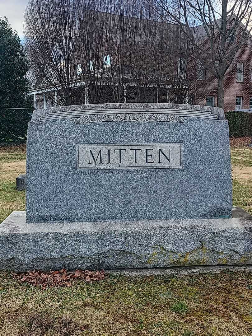 Albert C. Mitten's grave. Photo 1