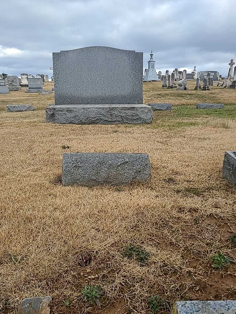 Frank W. Mather Junior's grave. Photo 2