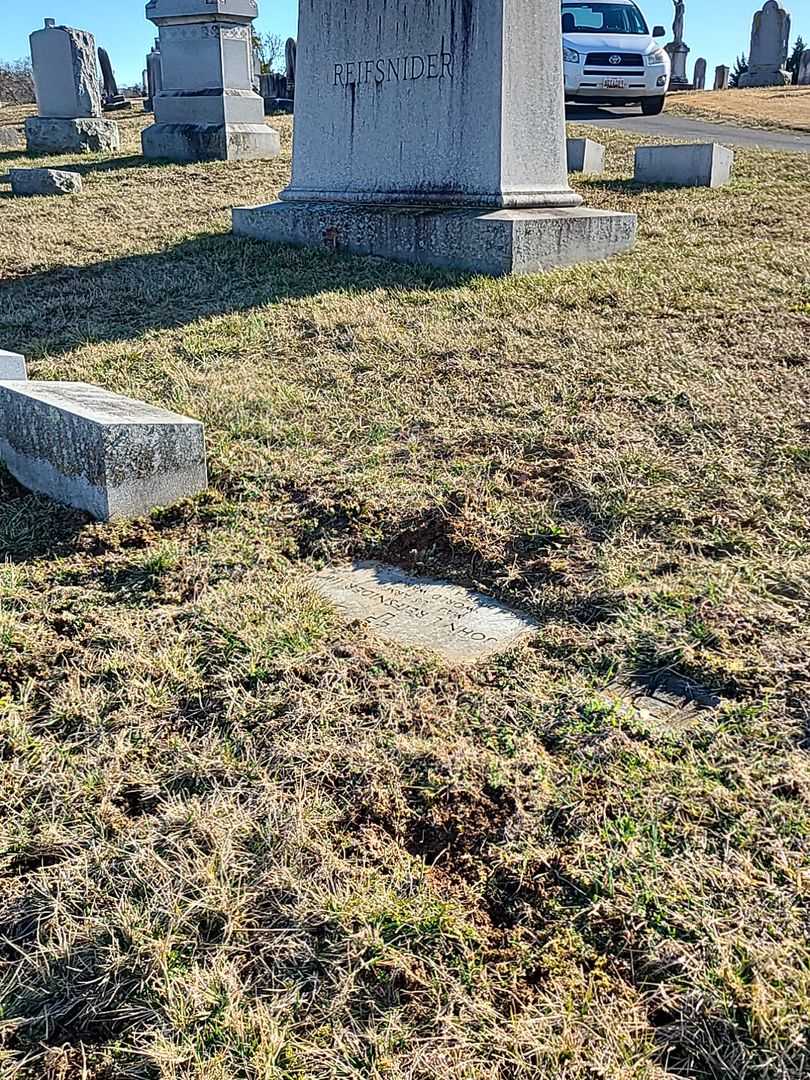 John L. Reifsnider Third's grave. Photo 2